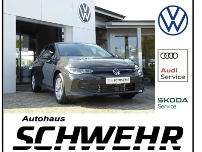 Gebraucht VW Golf VIII Life 116 PS (85 kW) 2025 Grau Limousine
