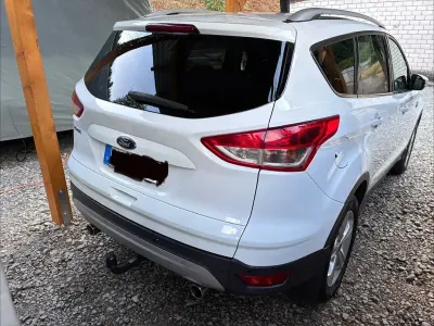 Gebraucht Ford Kuga Titanium 150 PS (110 kW) 2015 Weiß SUV