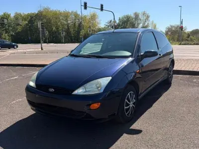 Usado Ford Focus 75 CV (55 kW) 2000 Andere farben Berlina