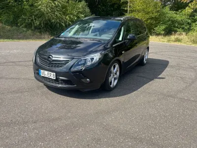 Gebraucht Opel Zafira Tourer Innovation 165 PS (121 kW) 2012 Schwarz Van / Kleinbus