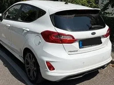 Gebraucht Ford Fiesta ST-Line 101 PS (74 kW) 2018 Weiß Kleinwagen