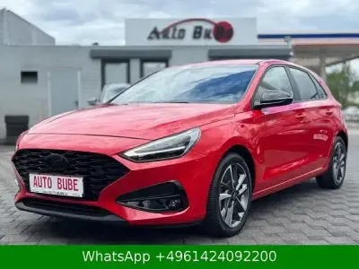 Gebraucht Hyundai i30 Advantage 101 PS (74 kW) 2024 Engine red Limousine