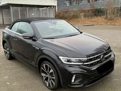 Gebraucht VW T-Roc Cabriolet IQ Drive 150 PS (110 kW) 2023 Schwarz Cabrio