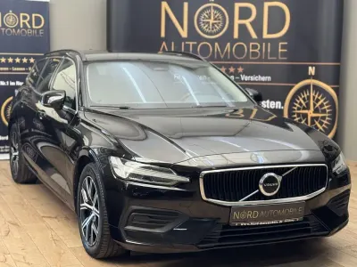 Gebraucht Volvo V60 Core 197 PS (144 kW) 2023 Onyx black metallic (metallic) Kombi