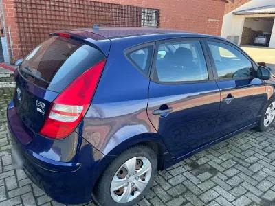 Gebraucht Hyundai i30 Classic 109 PS (80 kW) 2011 Blau Limousine