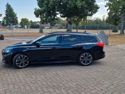 Gebraucht Ford Focus ST-Line X 125 PS (91 kW) 2021 Schwarz Kombi