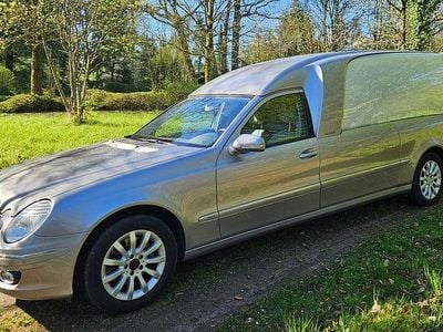 Usata Mercedes E280 190 CV (139 kW) 2008 Beige Berlina
