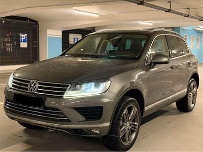 Gebraucht VW Touareg Terrain Tech 262 PS (192 kW) 2017 Grau SUV