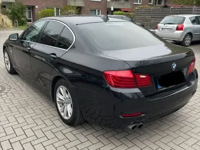 Gebraucht BMW 518 Sport Line 190 PS (139 kW) 2015 Schwarz Limousine