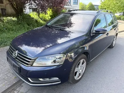 Gebraucht VW Passat Comfortline 170 PS (125 kW) 2012 Blau Kombi