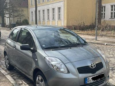 Gebraucht Toyota Yaris 69 PS (50 kW) 2007 Silber Kleinwagen