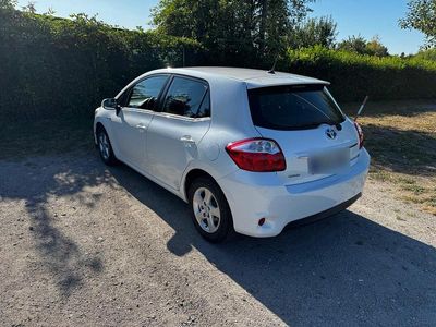 Toyota Auris Hybrid