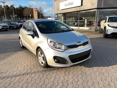 Gebraucht Kia Rio Spirit 90 PS (66 kW) 2012 Silber Limousine