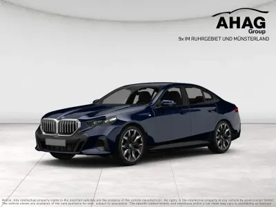 Nuova BMW 550e Comfort Edition 489 CV (359 kW) 2026 Nero Berlina