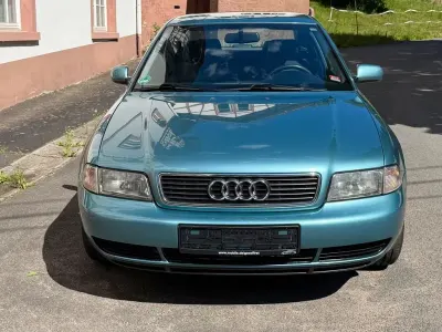 Gebraucht Audi A4 Basis 165 PS (121 kW) 1998 Grün Limousine