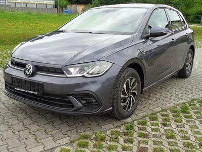 Neu VW Polo Life 95 PS (69 kW) 2025 Rauchgrau metallic Limousine