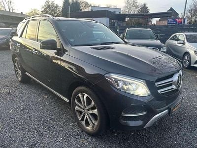 Schwarz/baltic black Gebraucht 2016 Mercedes GLE350 SUV | 18.490 € (Fairer Preis)