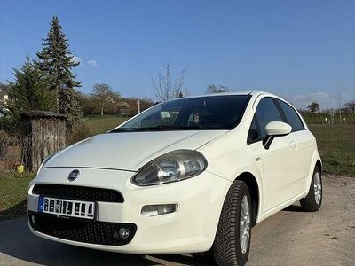 Gebraucht Fiat Punto Lounge 77 PS (56 kW) 2013 Weiß Kleinwagen