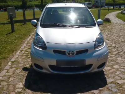 Gebraucht Toyota Aygo Cool 68 PS (50 kW) 2009 Silber Kleinwagen