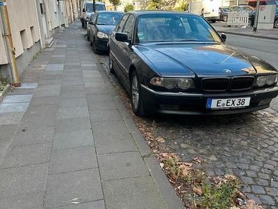 BMW 728
