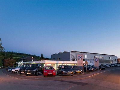 Gebraucht VW Golf VIII Active 131 PS (96 kW) 2022 Deep black perleffekt (metallic) Limousine