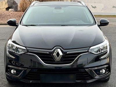 Second-hand Renault Mégane GrandTour Business 132 CP (97 kW) 2017 Negru Break
