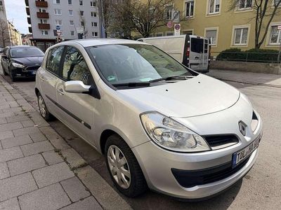 Gebraucht Renault Clio II 111 PS (81 kW) 2006 Silber Limousine