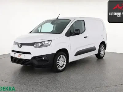 Gebraucht Toyota Proace City City 102 PS (75 kW) 2024 Icy white Van / Kleinbus