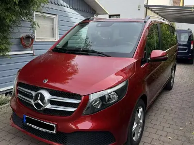 Gebraucht Mercedes V220 Edition 163 PS (119 kW) 2020 Rot Van / Kleinbus