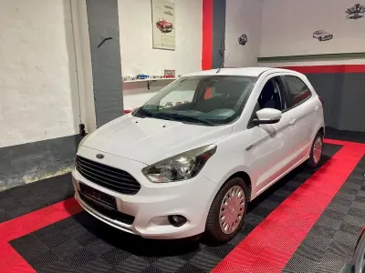 Gebraucht Ford Ka Plus Basis 69 PS (50 kW) 2018 Weiß Kleinwagen