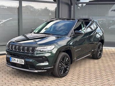 Neu Jeep Compass Summit 131 PS (96 kW) 2025 Grün SUV