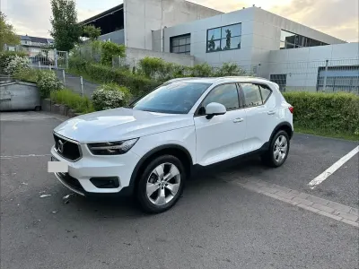 Używany Volvo XC40 Momentum 150 KM (110 kW) 2019 Biały SUV