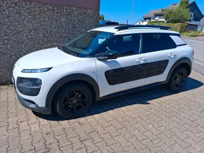 Gebraucht Citroën C4 Cactus Shine 99 PS (72 kW) 2015 Weiß Kleinwagen
