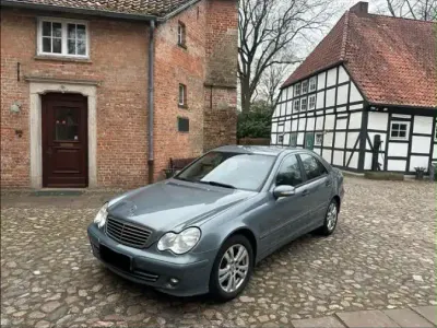 Gebraucht Mercedes C200 122 PS (89 kW) 2005 Blau Limousine