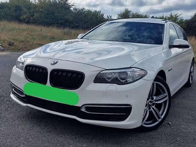 Weiß Gebraucht 2015 BMW 530 Luxury Line Kombi | 16.700 € (Fairer Preis)