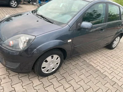 Gebraucht Ford Fiesta 70 PS (51 kW) 2008 Grau Kleinwagen