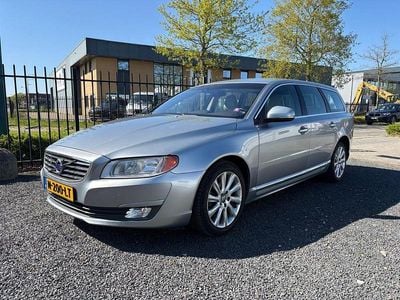 Second-hand Volvo V70 Kinetic 245 CP (180 kW) 2014 Gri Break