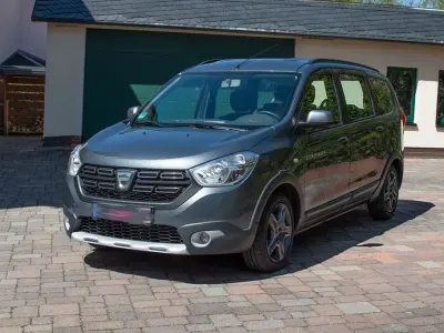 Używany Dacia Lodgy Stepway 116 KM (85 kW) 2018 Szary Minivan
