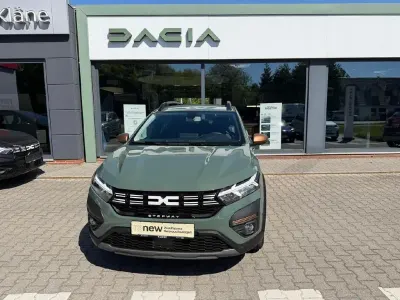 Usata Dacia Sandero Extreme 101 CV (74 kW) 2023 Verde Berlina
