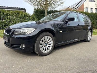 Gebraucht BMW 320 Sport Line 170 PS (125 kW) 2009 Schwarz Kombi