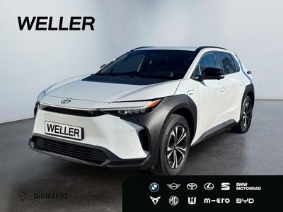 Gebraucht Toyota bZ4X Team 150 kW (204 PS) 2025 Platinum white pearl SUV