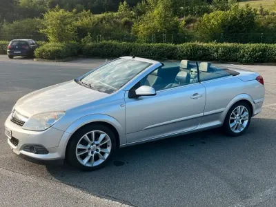 Gebraucht Opel Astra 140 PS (102 kW) 2007 Silber Cabrio