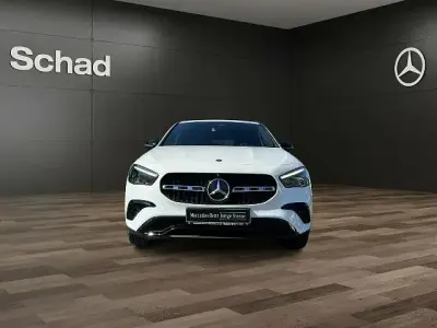 Używany Mercedes GLA180 Night 136 KM (100 kW) 2025 Biały SUV
