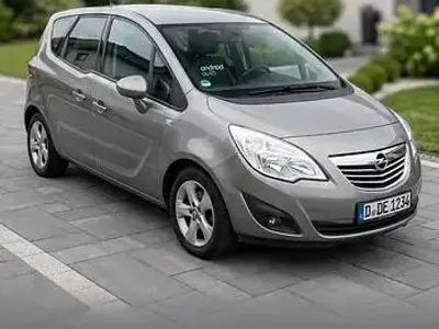 Używany Opel Meriva 140 KM (102 kW) 2013 Szary Minivan