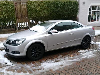 Gebraucht Opel Astra 116 PS (85 kW) 2008 Silber Kleinwagen