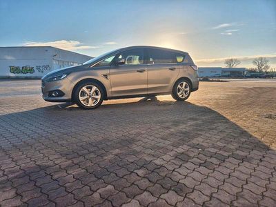 Second-hand Ford S-MAX S 178 CP (130 kW) 2015 Andere farben Monovolum