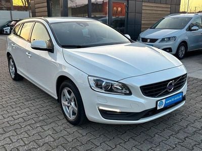 Gebraucht Volvo V60 Business Edition 150 PS (110 kW) 2016 Weiß Kombi