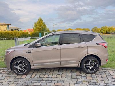 Gebraucht Ford Kuga Vignale 180 PS (132 kW) 2017 Andere farben SUV