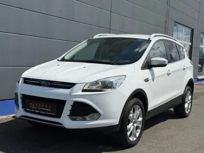 Gebraucht Ford Kuga Titanium 150 PS (110 kW) 2016 Weiß SUV