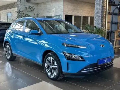 Usata Hyundai Kona Select 100 kW (136 CV) 2023 Blu SUV